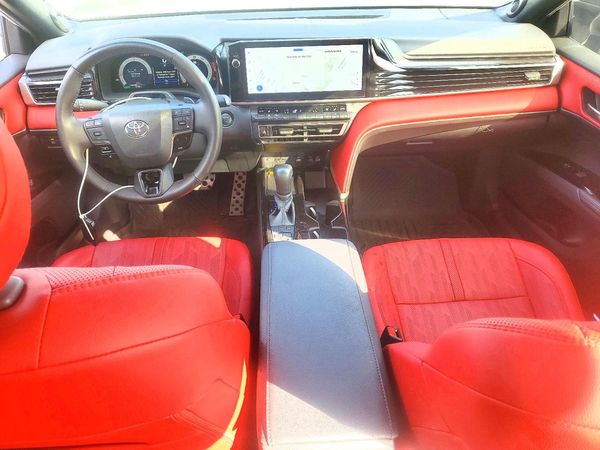 2025 TOYOTA CAMRY