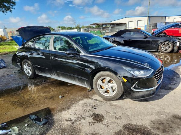 2023 HYUNDAI SONATA SE