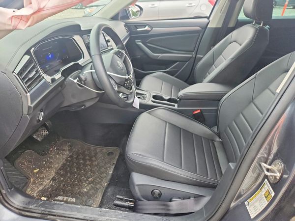 2023 VOLKSWAGEN JETTA SE w/ Sunroof