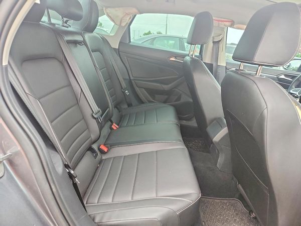 2023 VOLKSWAGEN JETTA SE w/ Sunroof