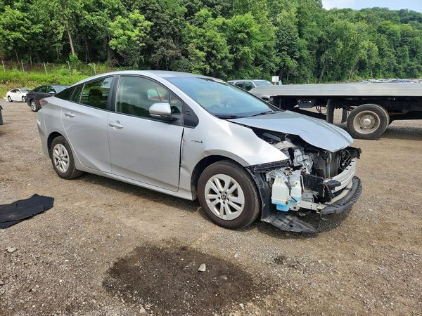 2016 TOYOTA PRIUS One/Two