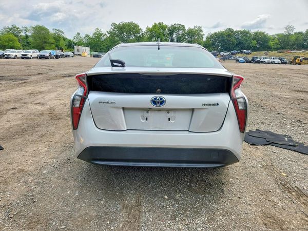 2016 TOYOTA PRIUS One/Two
