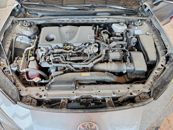2025 TOYOTA CAMRY — Engine bay