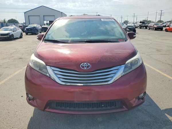 2015 TOYOTA SIENNA