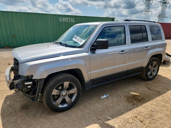 2014 JEEP PATRIOT Latitude — Front 3/4
