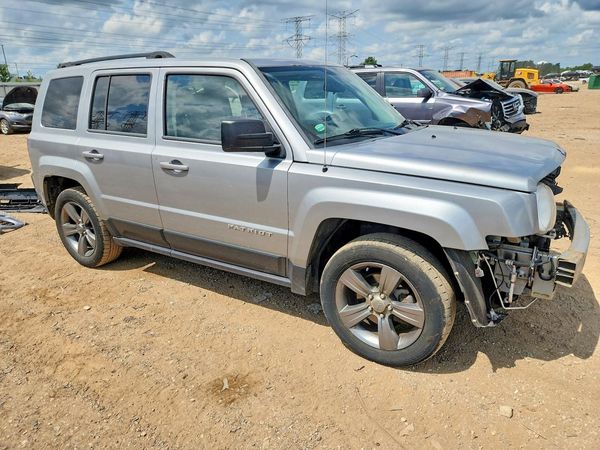 2014 JEEP PATRIOT Latitude — Passenger 3/4
