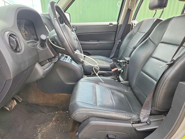2014 JEEP PATRIOT Latitude — DENT