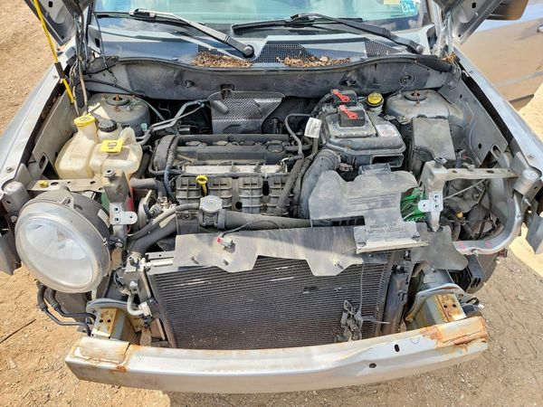 2014 JEEP PATRIOT Latitude — Engine bay