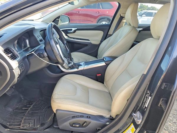 2016 VOLVO V60