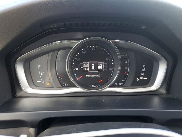2016 VOLVO V60