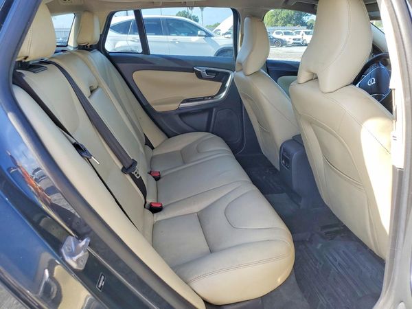 2016 VOLVO V60