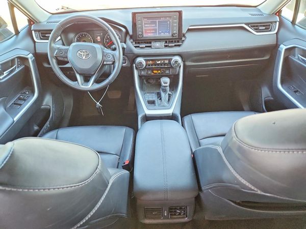 2019 TOYOTA RAV4 XLE Premium