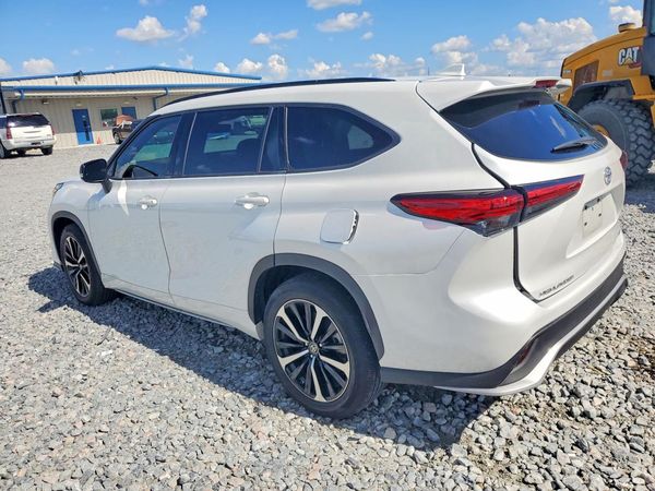 2022 TOYOTA HIGHLANDER XSE