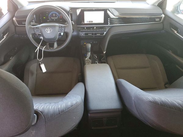 2025 TOYOTA CAMRY