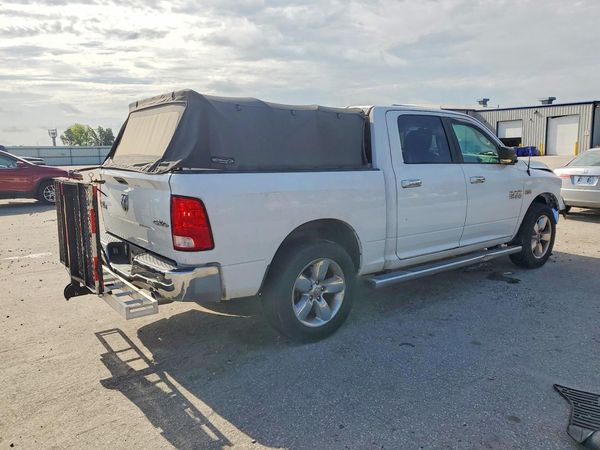 2017 RAM 1500 SLT