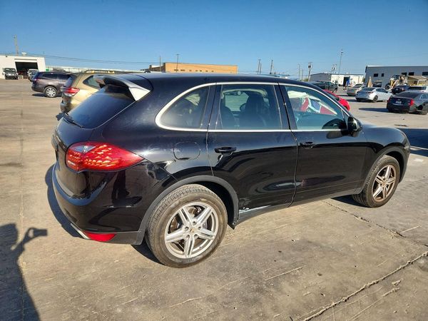 2014 PORSCHE CAYENNE
