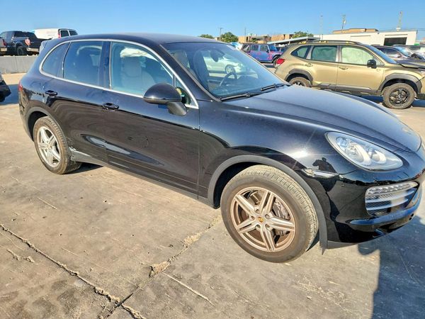 2014 PORSCHE CAYENNE