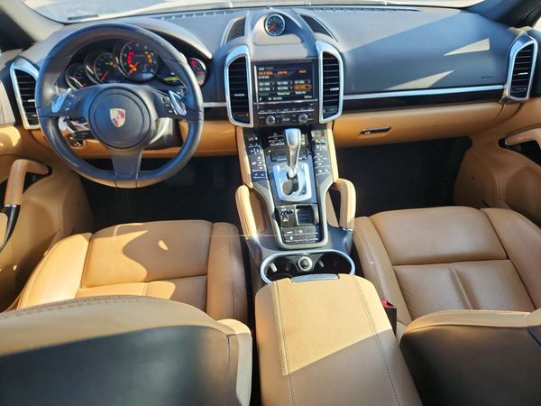 2014 PORSCHE CAYENNE
