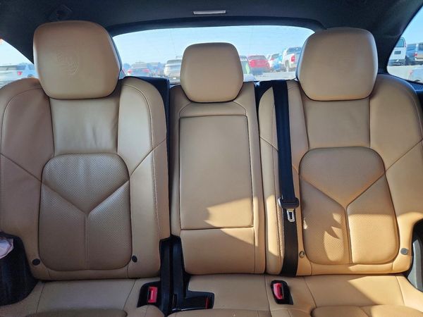 2014 PORSCHE CAYENNE