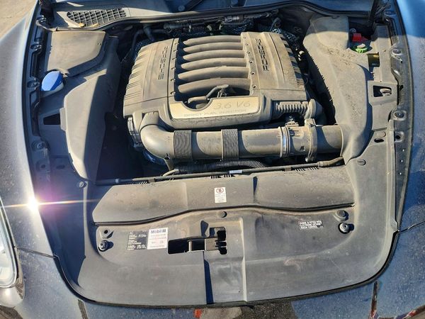 2014 PORSCHE CAYENNE