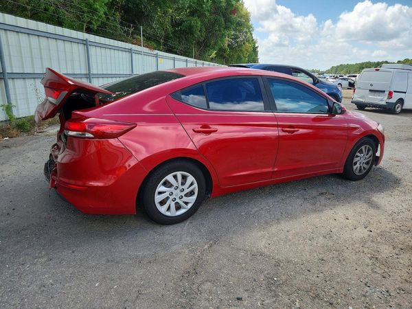 2018 HYUNDAI ELANTRA SE
