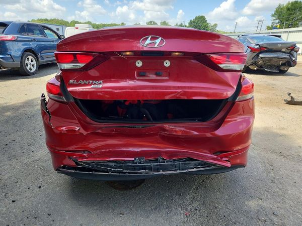 2018 HYUNDAI ELANTRA SE