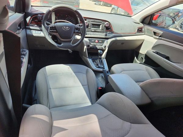 2018 HYUNDAI ELANTRA SE