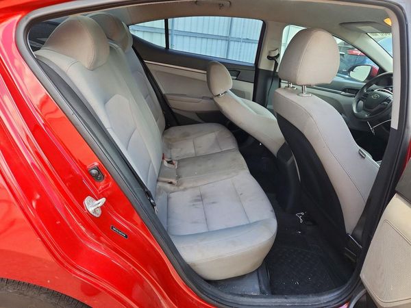 2018 HYUNDAI ELANTRA SE