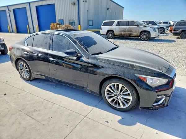 2021 INFINITI Q50 LUXE — Passenger 3/4