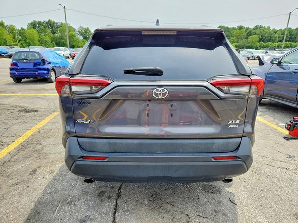 2019 TOYOTA RAV4 XLE / XLE Premium 4WD