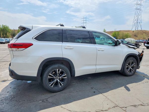 2018 TOYOTA HIGHLANDER LE/LE Plus