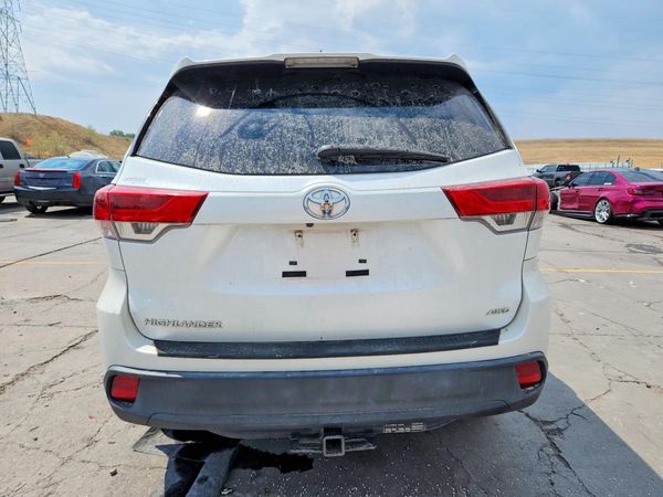 2018 TOYOTA HIGHLANDER LE/LE Plus