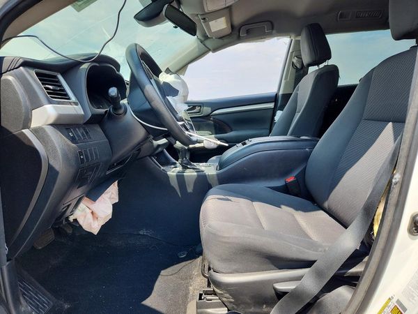 2018 TOYOTA HIGHLANDER LE/LE Plus
