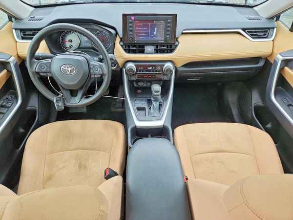 2022 TOYOTA RAV4 XLE