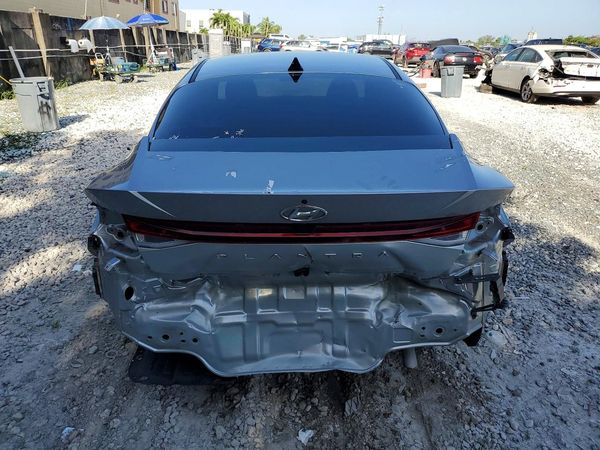 2022 HYUNDAI ELANTRA