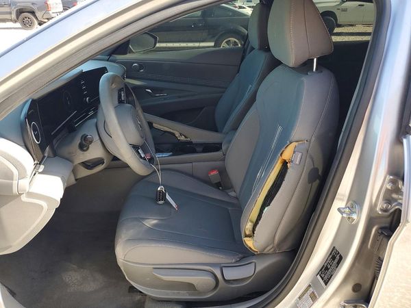 2022 HYUNDAI ELANTRA