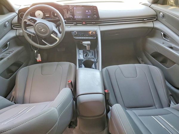 2022 HYUNDAI ELANTRA