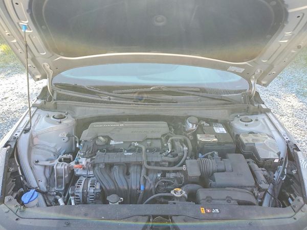 2022 HYUNDAI ELANTRA