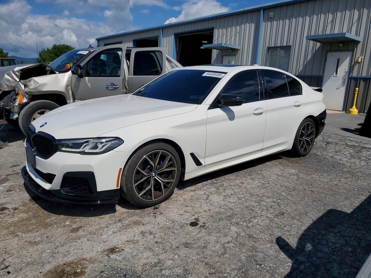 2022 BMW 530