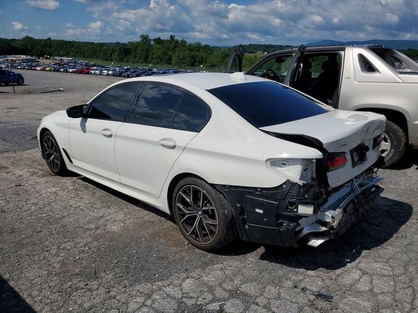 2022 BMW 530