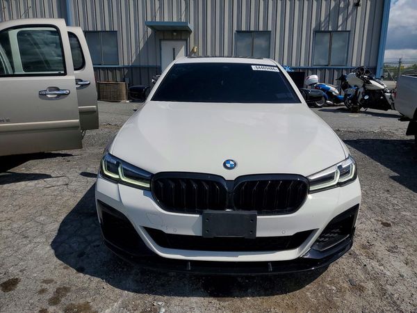 2022 BMW 530