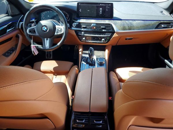 2022 BMW 530