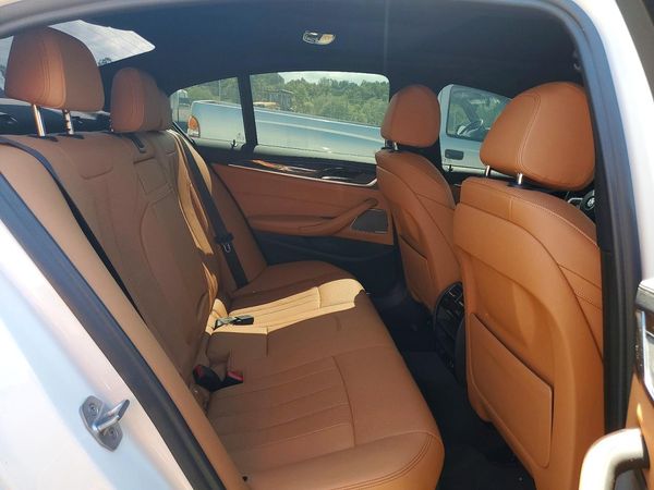 2022 BMW 530