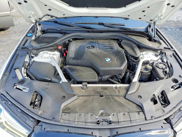 2022 BMW 530