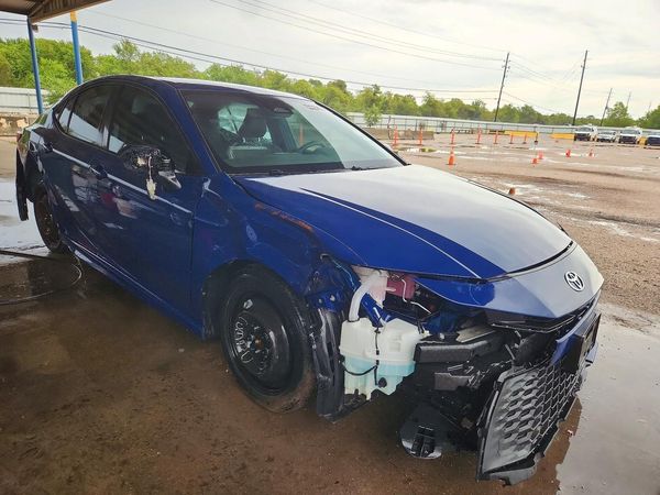 2025 TOYOTA CAMRY