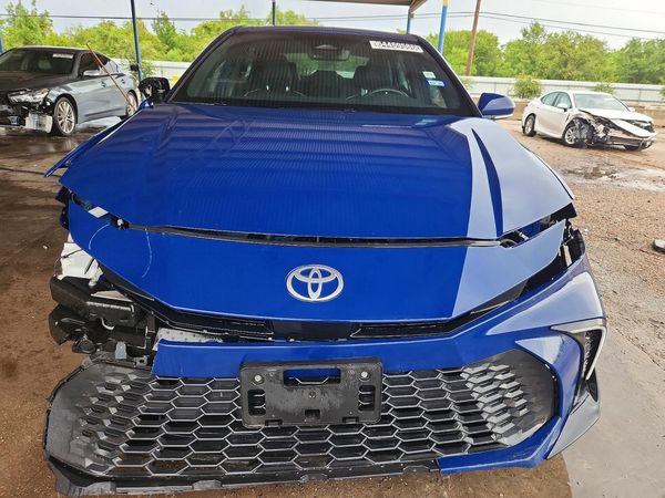 2025 TOYOTA CAMRY