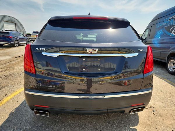 2017 CADILLAC XT5