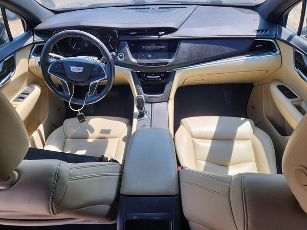 2017 CADILLAC XT5