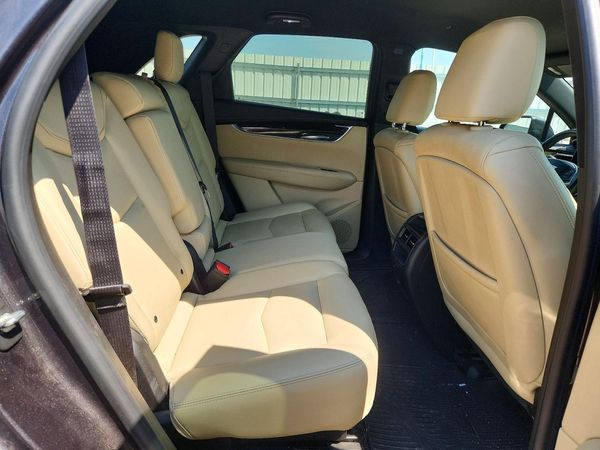 2017 CADILLAC XT5