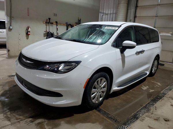 2021 CHRYSLER VOYAGER